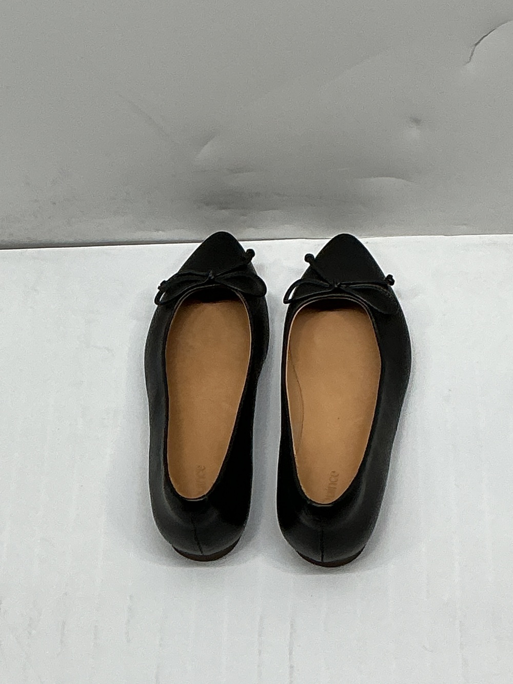 Italian Leather Pointed Bow Flat